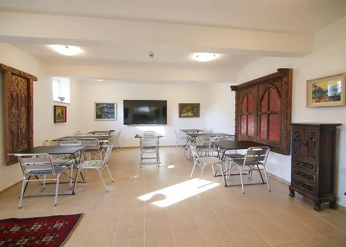 Apartment Budget Dbl Free Breakfast *